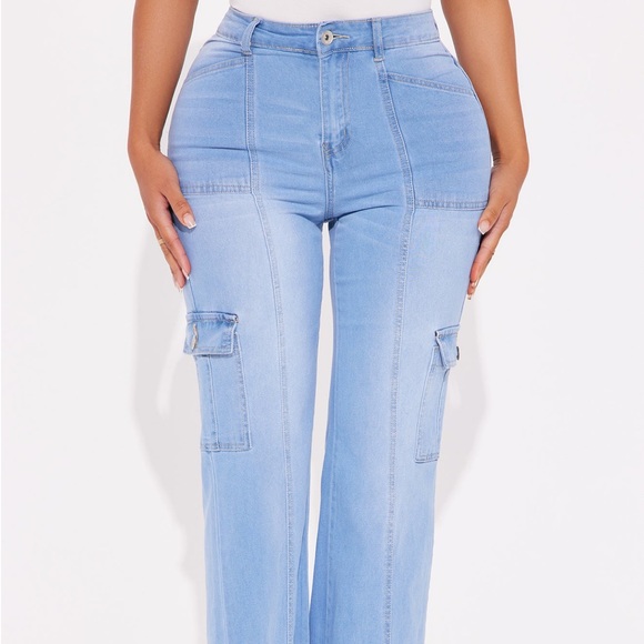 🆕 Stretch Flare Light Wash Denim Cargo Jeans - Picture 3 of 6